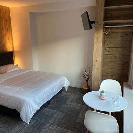 Nieuwe Kamer In Centrum Brugge Met Badkamer ! Екстер'єр фото