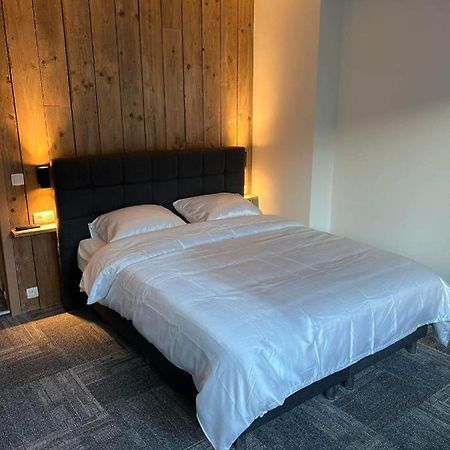 Nieuwe Kamer In Centrum Brugge Met Badkamer ! Екстер'єр фото