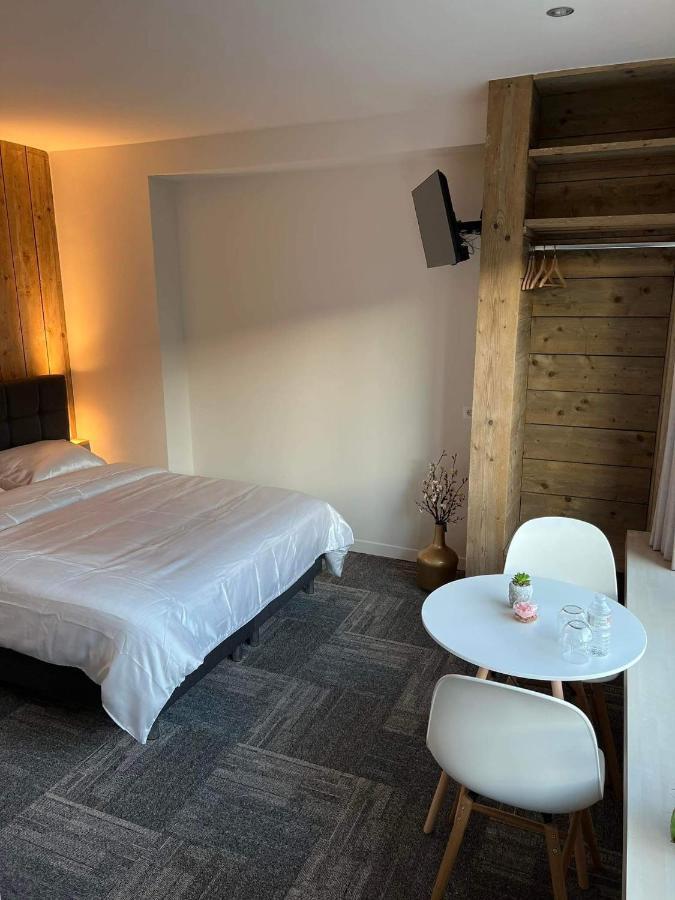 Nieuwe Kamer In Centrum Brugge Met Badkamer ! Екстер'єр фото